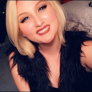 Meet your Posher, Hayley